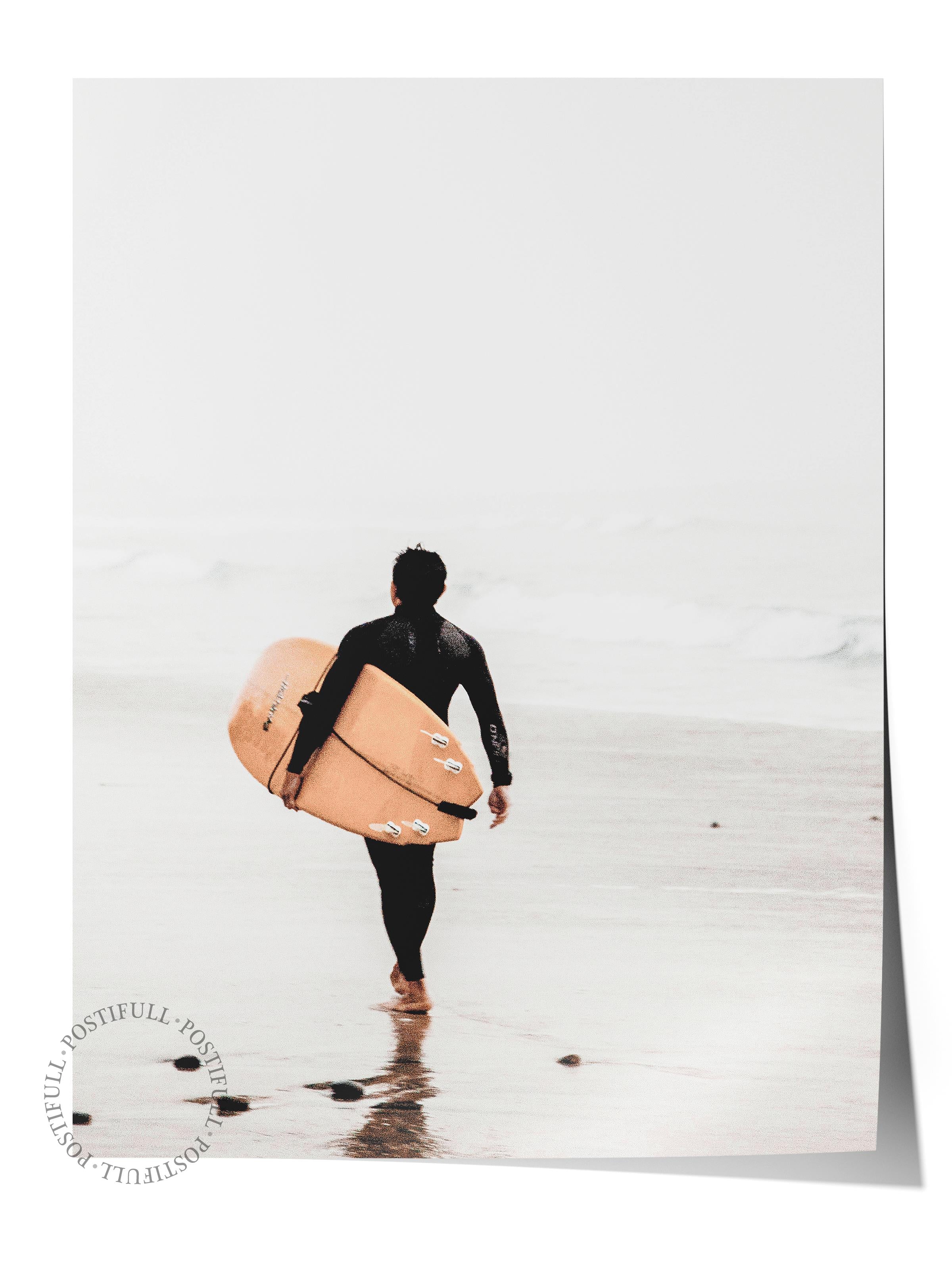 Çerçevesiz Poster, Yaz Temalı Tablo NO:127, Sörfçü Sahilde Fotoğrafı, Beyaz Poster, Dikey