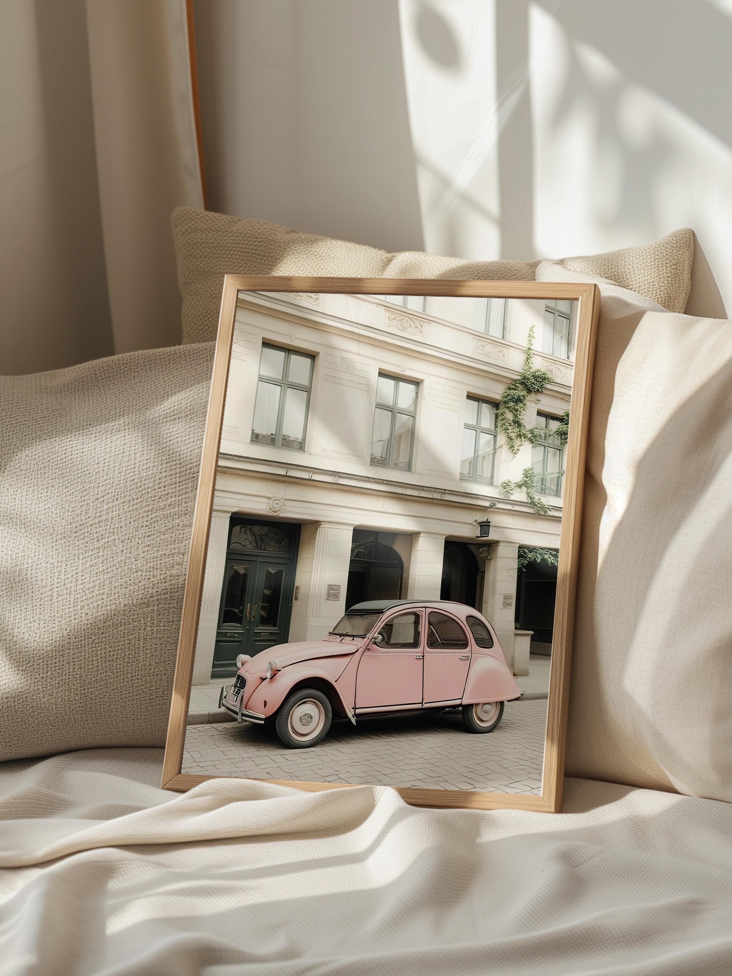 Pink Retro Car Çerçeveli Tablo, Ahşap Çerçeve ve Poster, Duvar Tablosu Comfort Serisi NO:108386